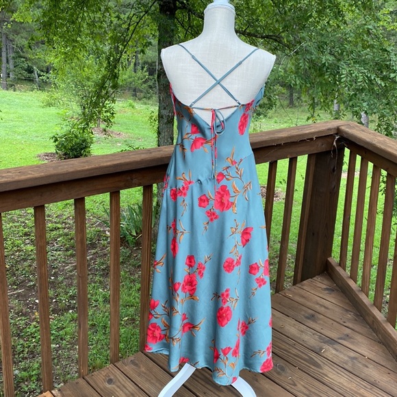 ASTR Gia midi floral slip dress - Picture 7 of 11